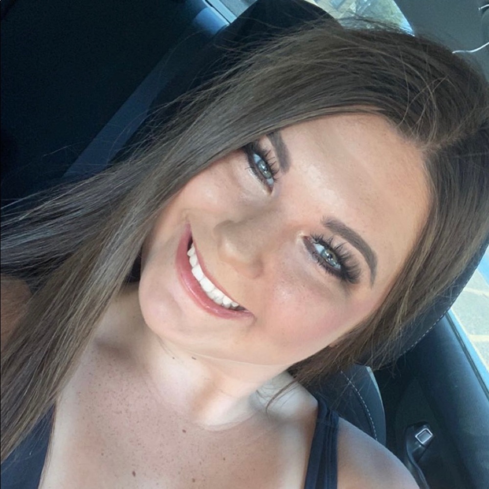 Meet your Posher, Jacy